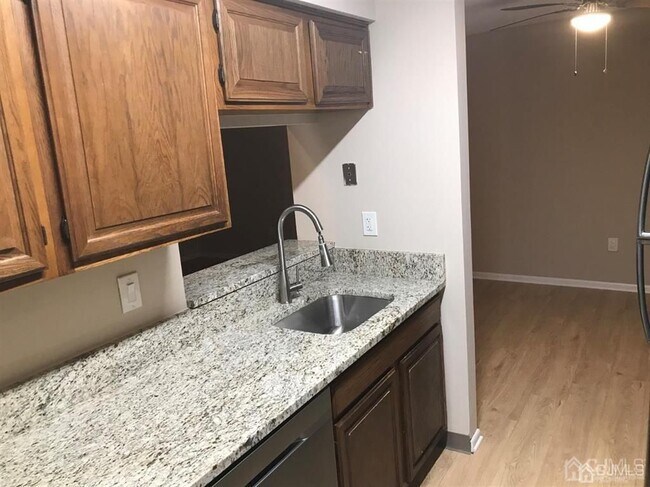 Foto del edificio - 4811 Ravens Crest Dr