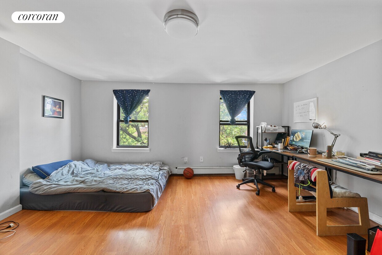 Primary Photo - 572A Myrtle Ave