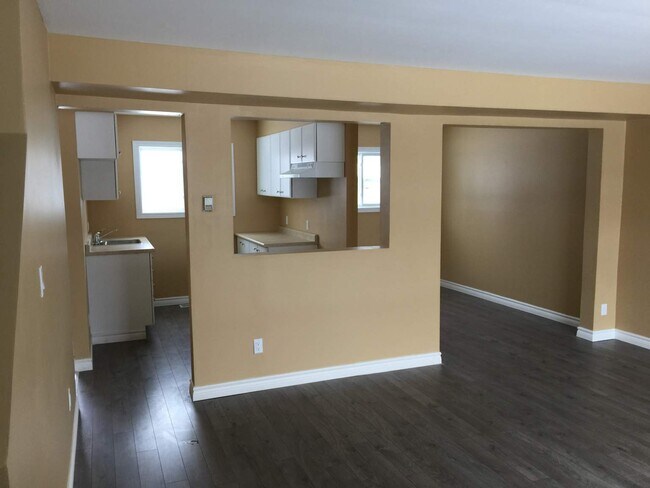 Photo du bâtiment - 330-598 Oakwood Av