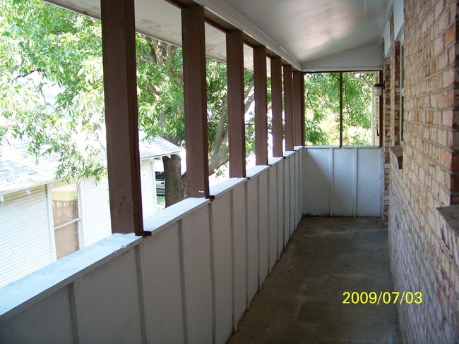 Building Photo - 425 S Seneca