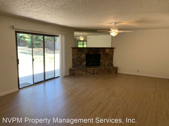 Building Photo - 3 br, 2 bath House - 7 Roxanne Court