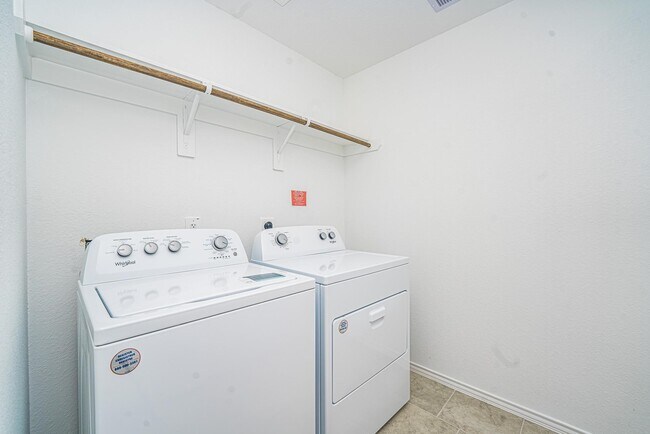 Building Photo - 1118 Appaloosa Ln