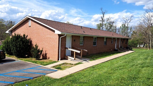 Building Photo - 1415 Lancaster St