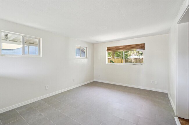 Foto del edificio - 4 Bedroom 2 Bath Home