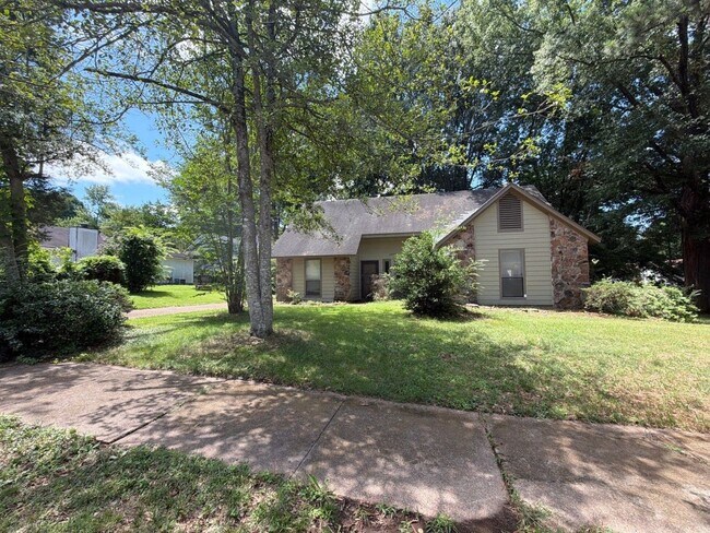 Building Photo - 2253 Mangum Rd