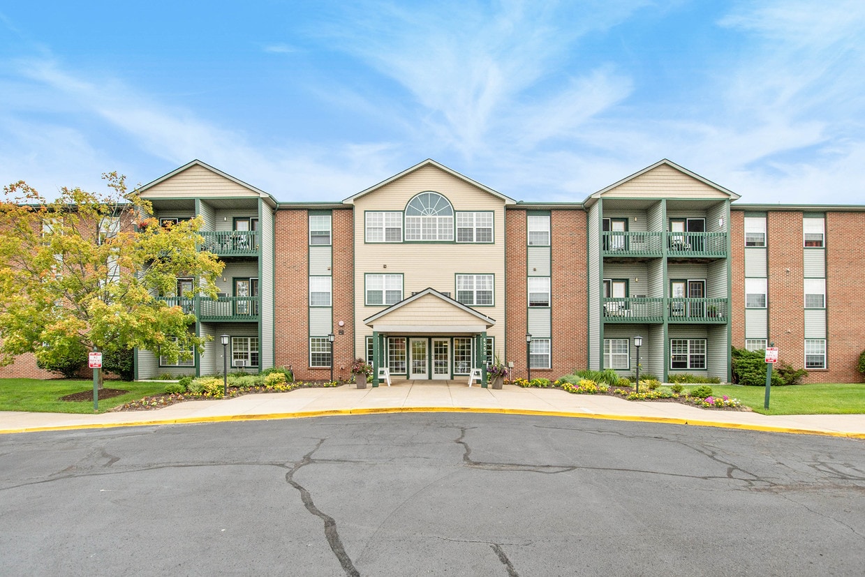 Wellington Woods Senior 4550 N Breton Ct SE Kentwood, MI