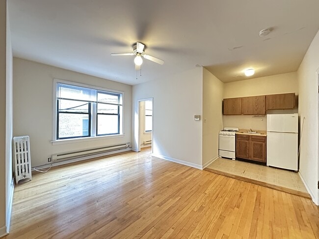 Building Photo - 1034 W George St