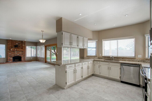 Foto del edificio - Spacious Tempe 4 bedroom