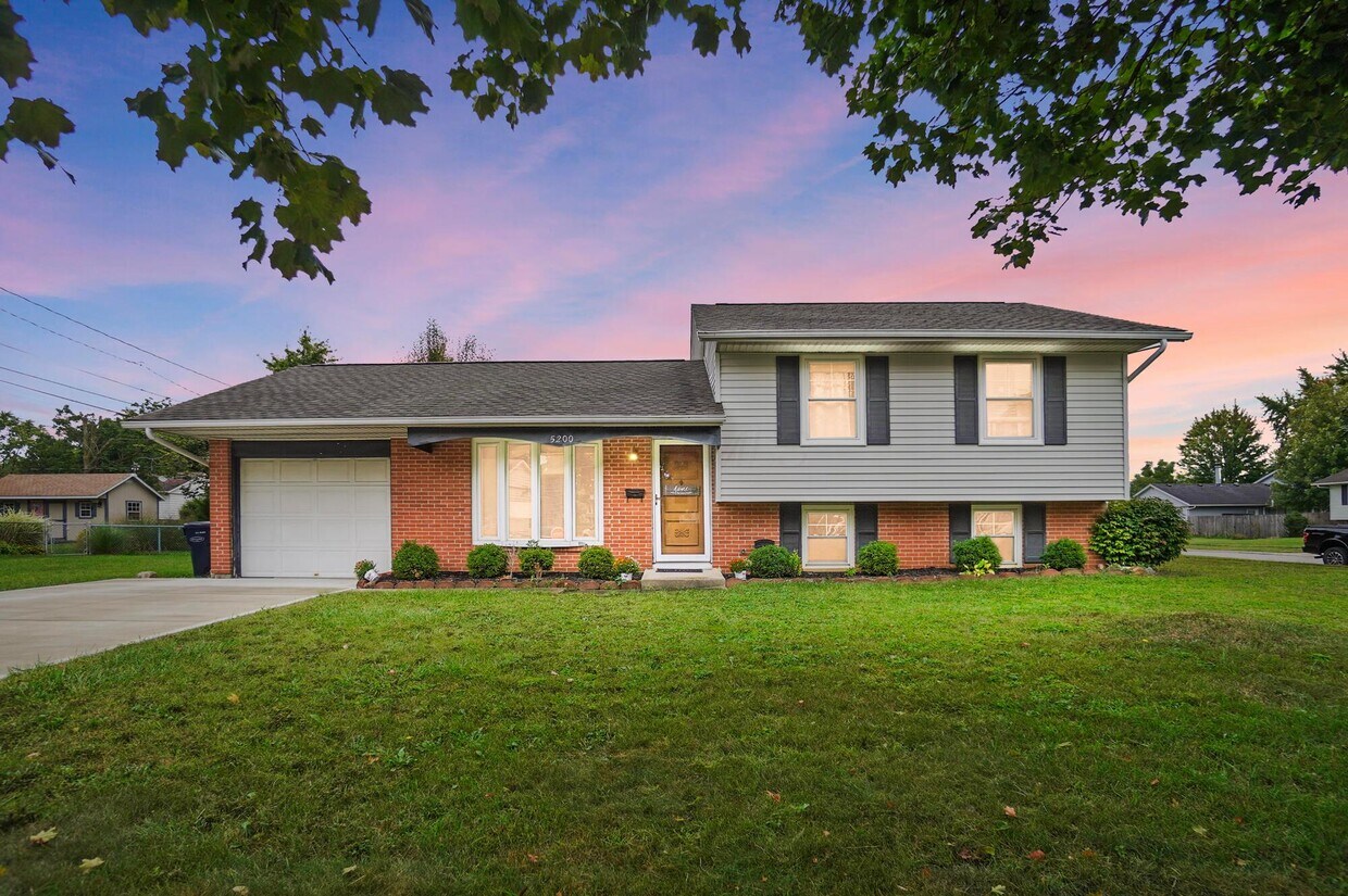 Foto principal - 5200 Williamsburg Cir