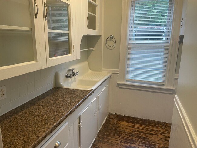 Building Photo - 72-74 Academy Avenue