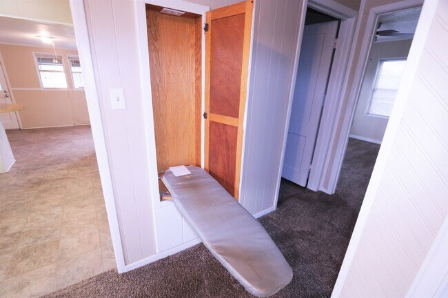 Foto del edificio - *Move-In Special* 1005 Montrose Dr, Port N...