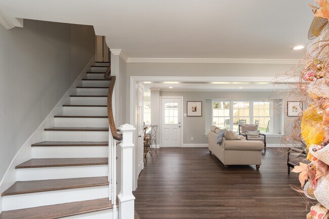 Foto del edificio - 726 Thistlewood Dr