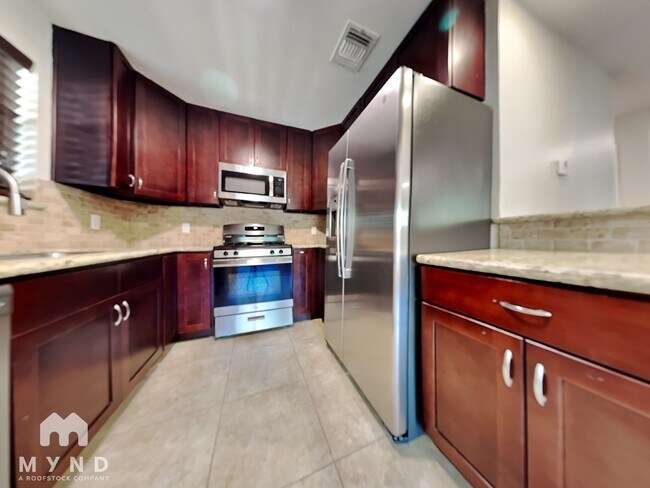 Foto del edificio - 102 Summer Crest Cir