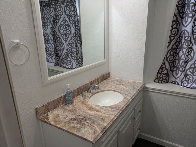 Foto del edificio - 11127 Sageview Dr