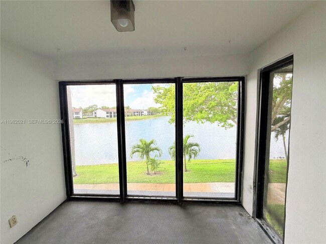 Foto del edificio - 206 Lake Pointe Dr