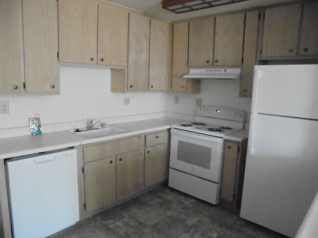Foto del edificio - Elkhorn Village Apartments