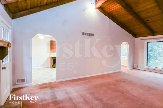 Building Photo - 4949 Dana Dr NE