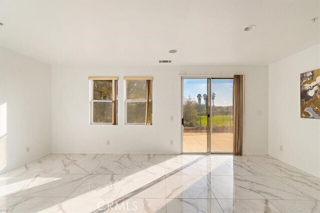 Foto del edificio - 16757 Escalon Dr