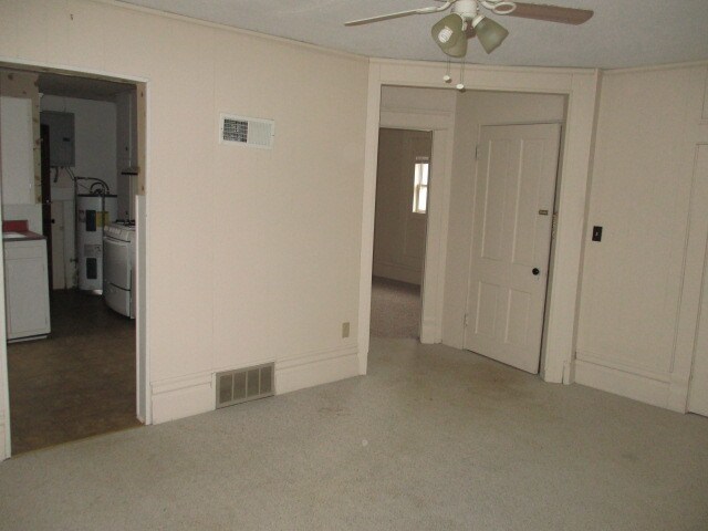 Primary Photo - 314 S Simon St