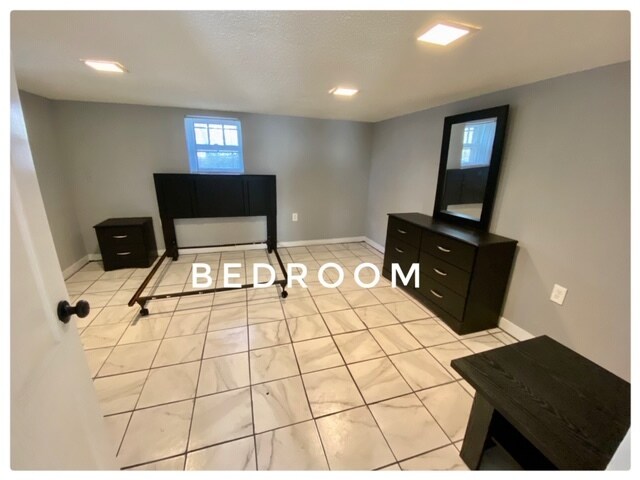 Foto del edificio - 124 E. Woodland Ave.