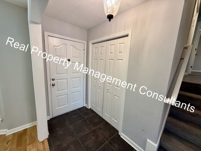 Foto del edificio - 3 Bed 2 Bath Modern Home in Prime Location!