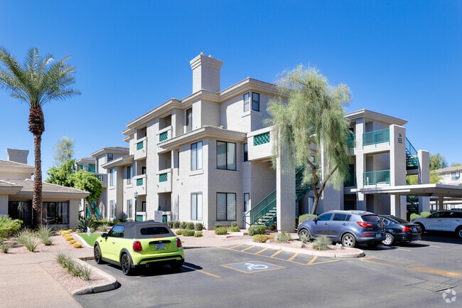Building Photo - The Nines at Kierland