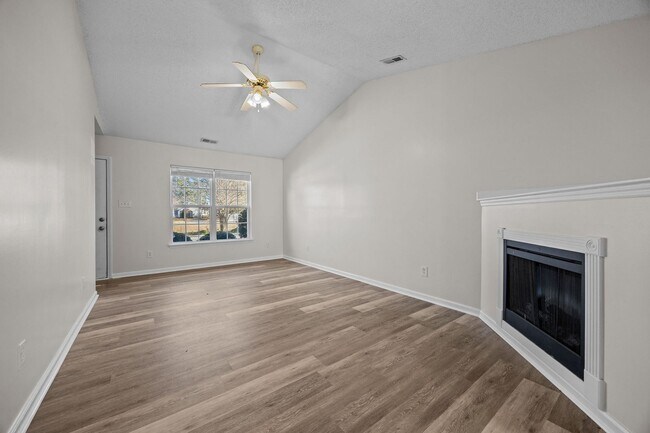 Foto del edificio - Welcome to Corbin Street!