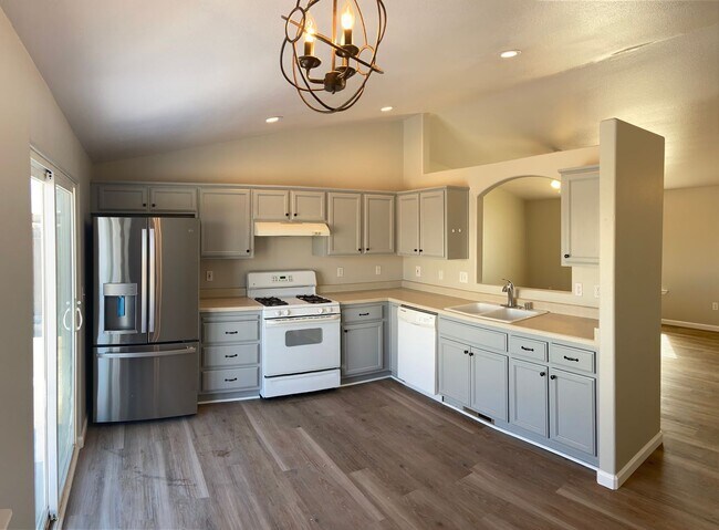 Foto del edificio - 3 bed, 2 bath home