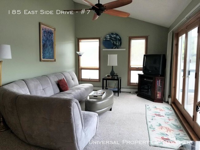 Foto del edificio - 185 East Side Dr