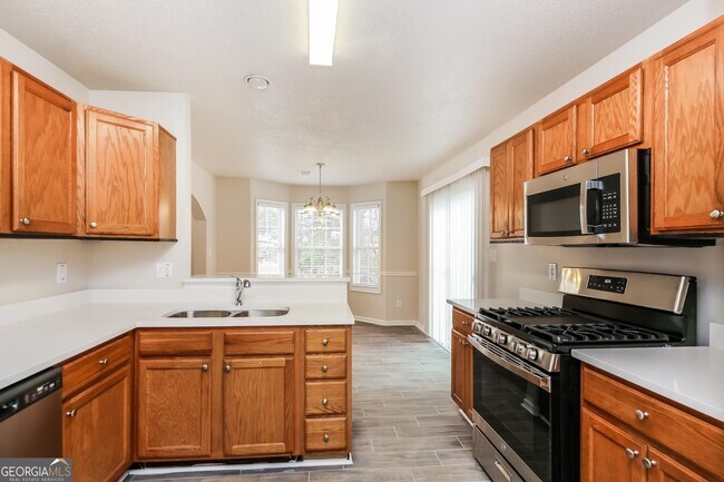 Building Photo - 1055 Abercorn Way