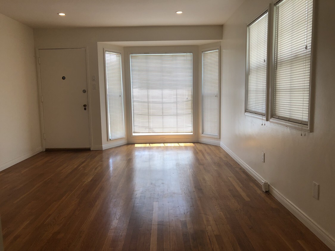 7017 Flight Ave Unit 7017, Westchester, CA 90045 Apartments in Westchester, CA