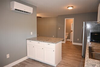 Building Photo - 510 Glen Cove Blvd