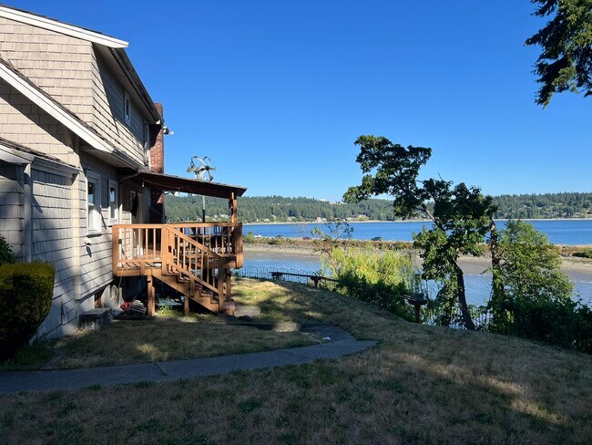 Foto del edificio - 13603 Goodrich Dr NW