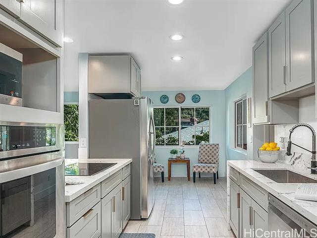 Building Photo - 59-209-209 Ke Nui Rd