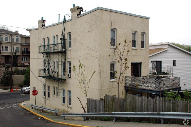 Foto del edificio - 353 Gorge Rd