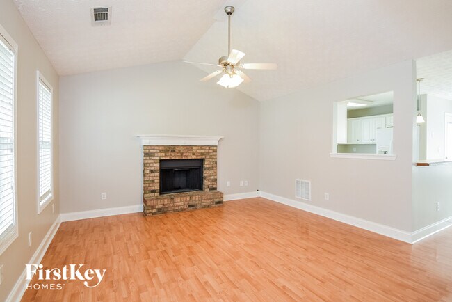 Building Photo - 12 Triangle Ln