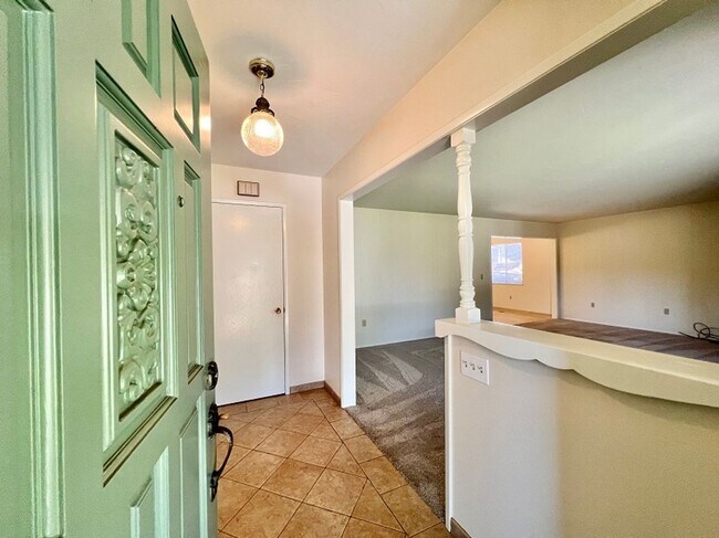 Foto del edificio - Two Bedroom with Bonus Room St. Helena Home