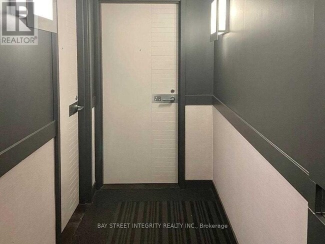 Photo du bâtiment - 110 Charles St E