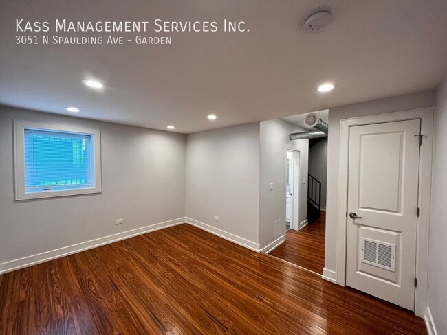 Building Photo - 3051 N Spaulding Ave