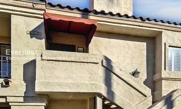 Building Photo - 9708 E Vía Linda