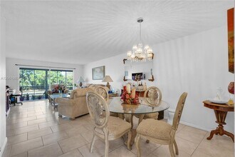 Building Photo - 3551 Inverrary Dr