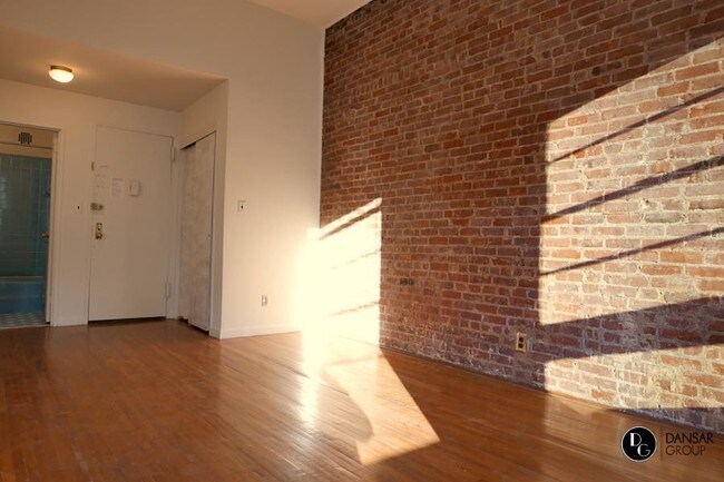 Building Photo - 55 West 69th Street