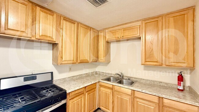 Building Photo - 3835 W Holly St