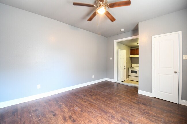 Foto del edificio - 3613 Iberville St
