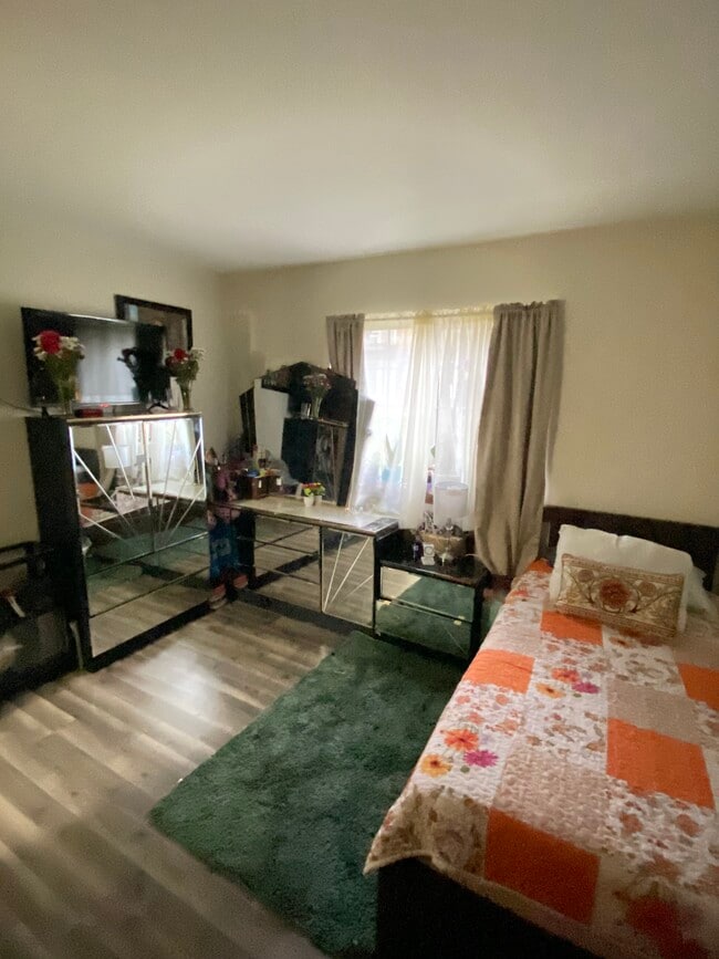 Foto del edificio - 2270 Century Point Ln