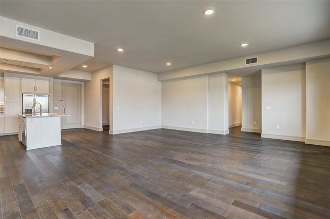 Foto del edificio - 1414 Wood Hollow Dr