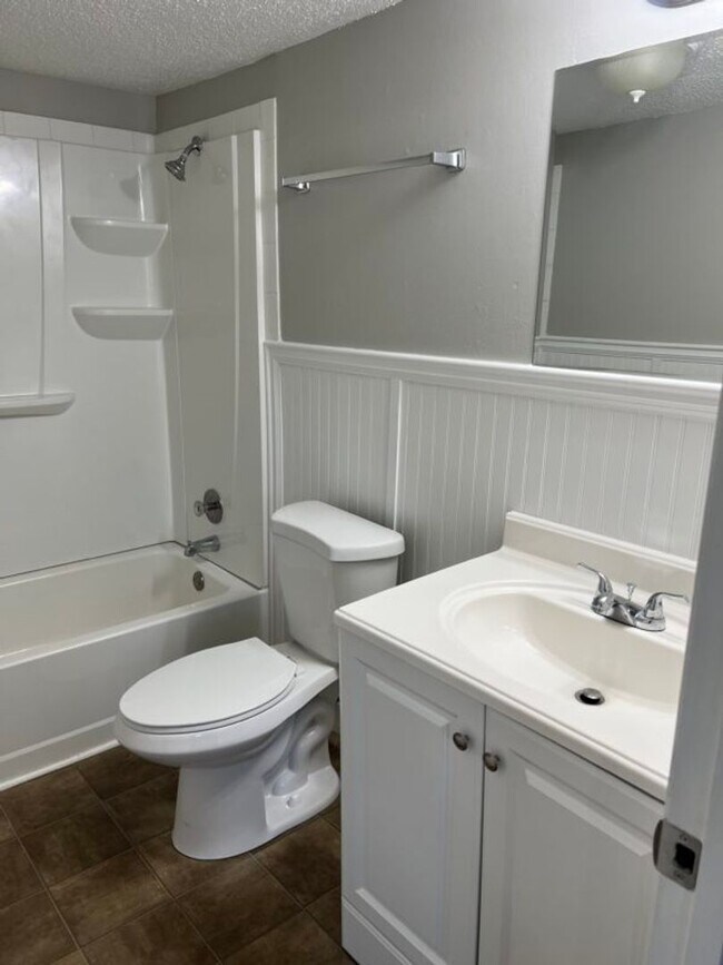 Foto del edificio - COMING SOON! Bright & Spacious 1BR/1BA with Open Concept – Your Perfect Retreat!