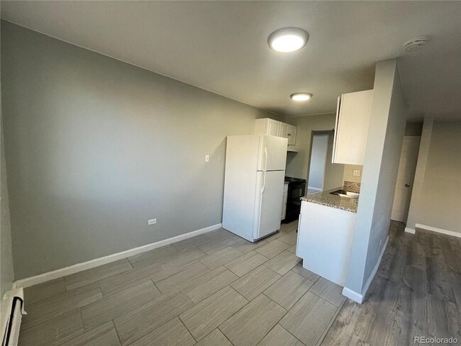 Building Photo - 1590 Clinton St