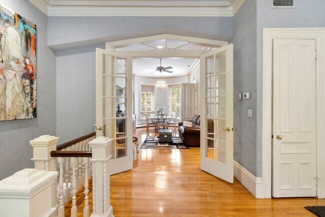 Building Photo - 319 Marlborough St