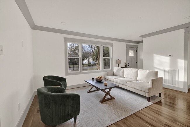 Building Photo - 609 Cobb St